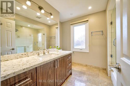 1175 Old Abbey Lane, Oakville, ON - Indoor Photo Showing Bathroom