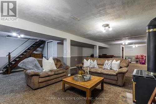 34 Milton Heights Crescent, Milton, ON - Indoor Photo Showing Living Room