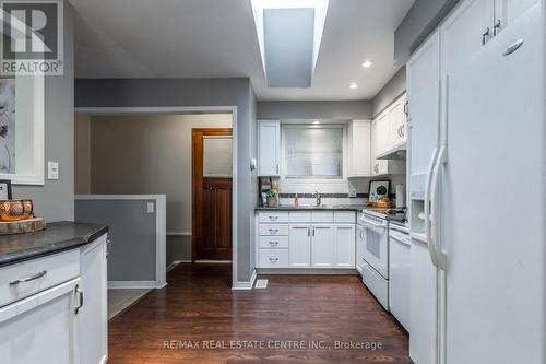 34 Milton Heights Crescent, Milton, ON - Indoor Photo Showing Kitchen