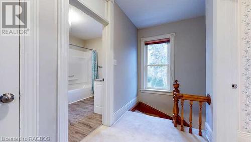 Hall with wood-type flooring - 550 10Th Street A West, Owen Sound, ON - Indoor Photo Showing Bathroom