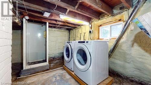 Laundry room featuring independent washer and dryer - 550 10Th Street A West, Owen Sound, ON - Indoor Photo Showing Laundry Room