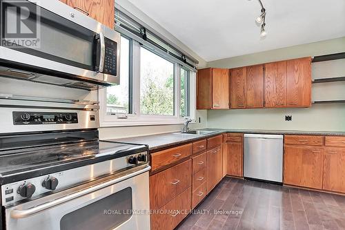 64 Starwood Road, Ottawa, ON - Indoor Photo Showing Kitchen