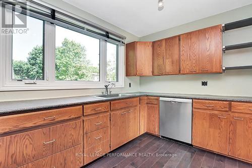 64 Starwood Road, Ottawa, ON - Indoor Photo Showing Kitchen