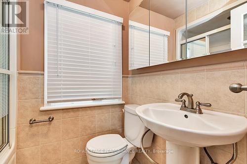 64 Starwood Road, Ottawa, ON - Indoor Photo Showing Bathroom