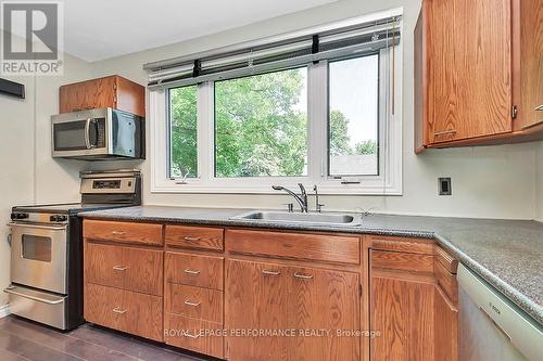 64 Starwood Road, Ottawa, ON - Indoor Photo Showing Kitchen