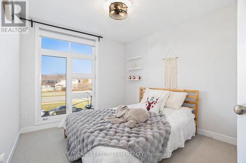 284 Dolce Crescent, Ottawa, ON - Indoor Photo Showing Bedroom