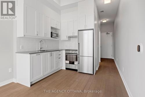 108 - 360 Deschatelets Avenue, Ottawa, ON - Indoor Photo Showing Kitchen