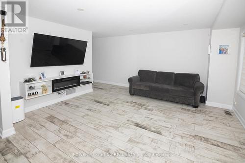 2676 Ayers Avenue S, Ottawa, ON - Indoor Photo Showing Living Room