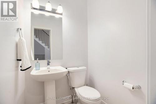 284 Dolce Crescent, Ottawa, ON - Indoor Photo Showing Bathroom