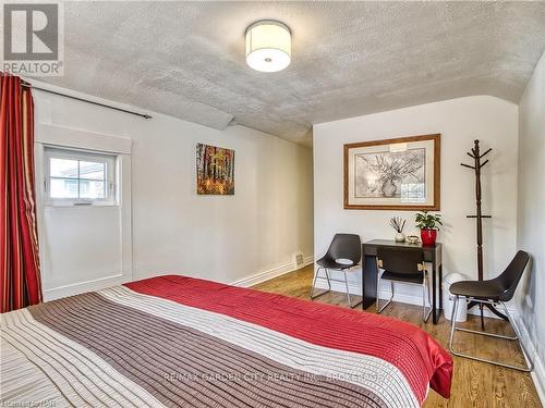 6039 Symmes Street, Niagara Falls, ON - Indoor Photo Showing Bedroom