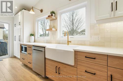 34 Bridle Park Drive, Ottawa, ON - Indoor Photo Showing Kitchen