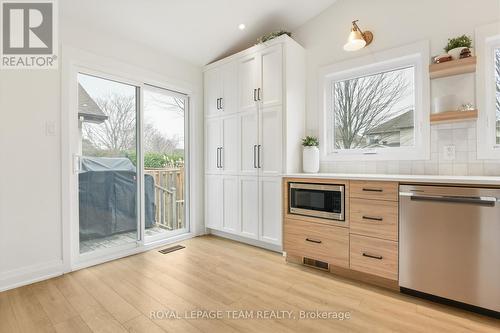 34 Bridle Park Drive, Ottawa, ON - Indoor Photo Showing Kitchen