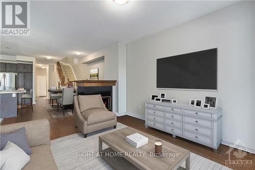 257 Via San Marino Street W, Ottawa, ON - Indoor Photo Showing Living Room