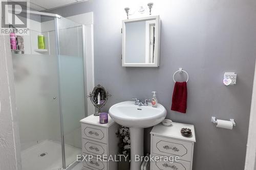 35 Ontario Street, Clarington (Bowmanville), ON - Indoor Photo Showing Bathroom