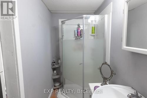 35 Ontario Street, Clarington (Bowmanville), ON - Indoor Photo Showing Bathroom