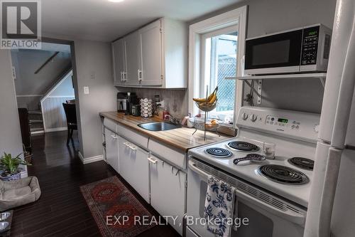 35 Ontario Street, Clarington (Bowmanville), ON - Indoor Photo Showing Kitchen