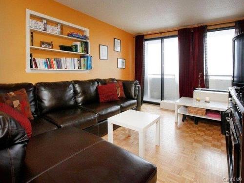 Salon - 909-2555 Av. Du Havre-Des-Îles, Laval (Chomedey), QC - Indoor Photo Showing Living Room