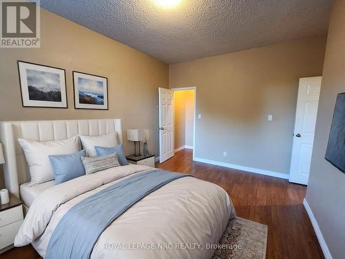 106 - 6400 Huggins Street, Niagara Falls, ON - Indoor Photo Showing Bedroom