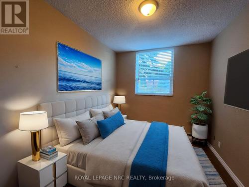 106 - 6400 Huggins Street, Niagara Falls, ON - Indoor Photo Showing Bedroom