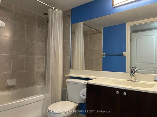 1210-1070 Sheppard Ave W, Toronto, ON - Indoor Photo Showing Bathroom