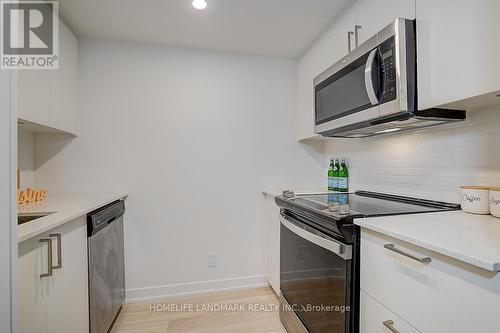 335 - 30 Tretti Way, Toronto, ON - Indoor Photo Showing Kitchen