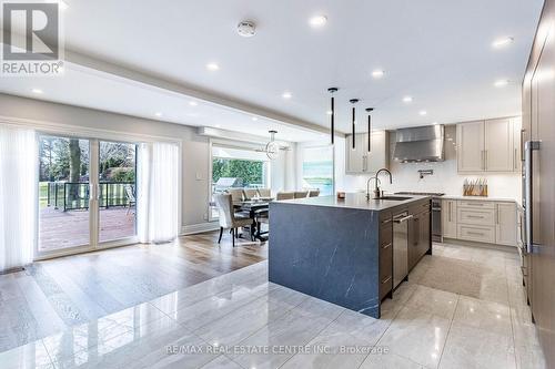 16 Humber Trail, Caledon, ON - Indoor Photo Showing Kitchen With Upgraded Kitchen