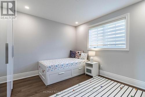 16 Humber Trail, Caledon, ON - Indoor Photo Showing Bedroom