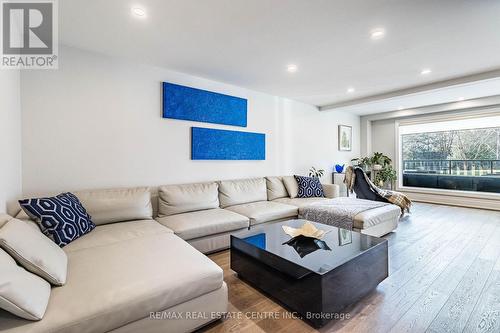 16 Humber Trail, Caledon, ON - Indoor Photo Showing Living Room