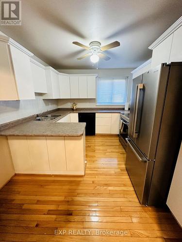 22 - 22 Rosset Crescent, Brampton, ON - Indoor Photo Showing Kitchen