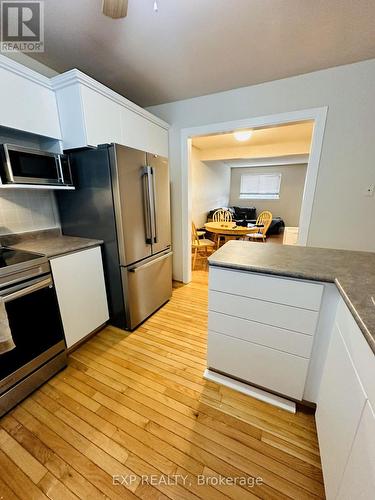 22 - 22 Rosset Crescent, Brampton, ON - Indoor Photo Showing Kitchen