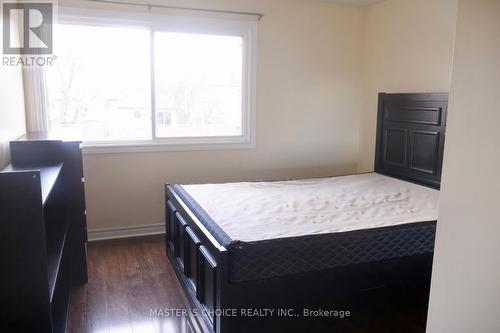 6 Holmstead Court, Brampton, ON - Indoor Photo Showing Bedroom