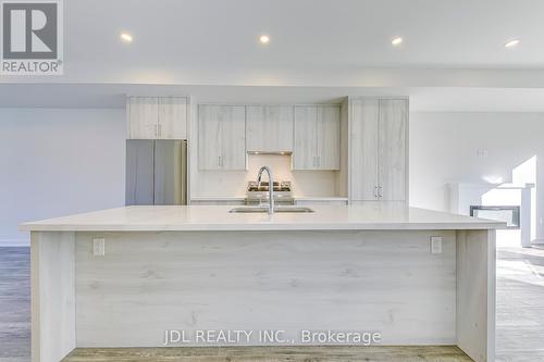 1328 Kaniv Street, Oakville, ON - Indoor Photo Showing Kitchen