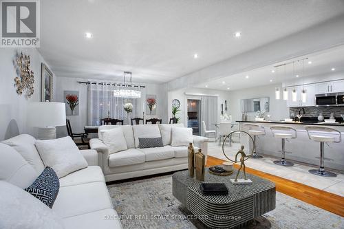 3070 Meadowgate Boulevard, London, ON - Indoor Photo Showing Living Room