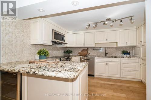 112 - 362 The East Mall, Toronto, ON - Indoor Photo Showing Kitchen With Upgraded Kitchen