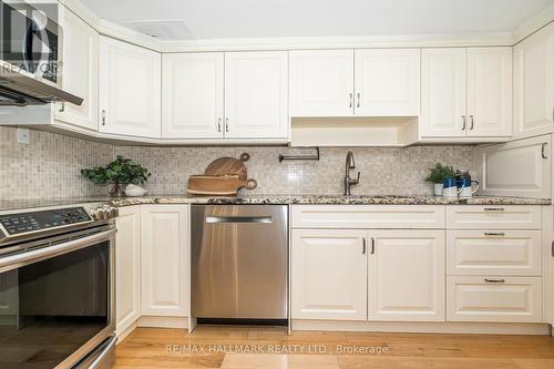 112 - 362 The East Mall, Toronto, ON - Indoor Photo Showing Kitchen With Upgraded Kitchen