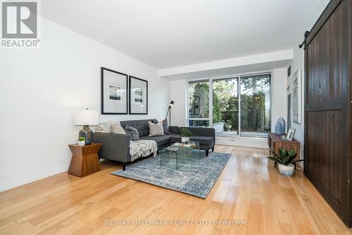 112 - 362 The East Mall, Toronto, ON - Indoor Photo Showing Living Room