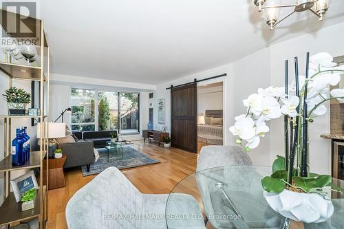 112 - 362 The East Mall, Toronto, ON - Indoor Photo Showing Living Room