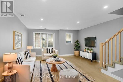 25 - 416 Leboutillier Avenue, Ottawa, ON - Indoor Photo Showing Living Room