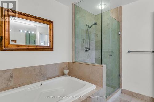 713 - 2662 Bloor Street W, Toronto, ON - Indoor Photo Showing Bathroom