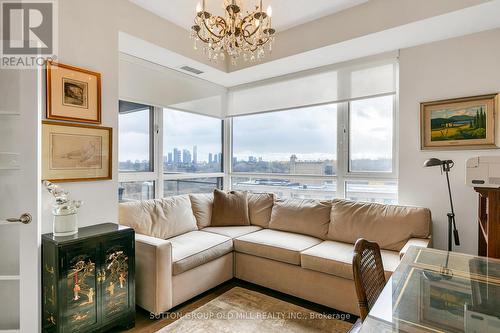 713 - 2662 Bloor Street W, Toronto, ON - Indoor Photo Showing Living Room