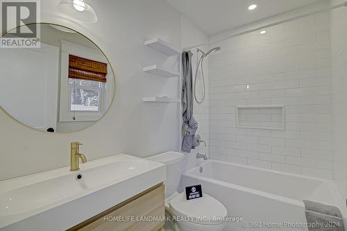 206 Napier Street, Barrie, ON - Indoor Photo Showing Bathroom