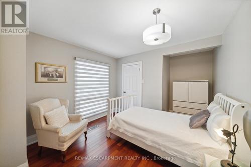 1569 Glenburnie Road, Mississauga, ON - Indoor Photo Showing Bedroom