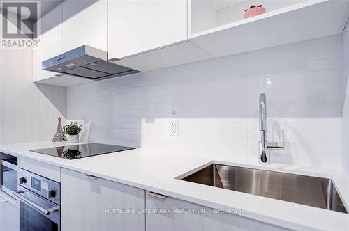 2706 - 138 Downes Street, Toronto, ON - Indoor Photo Showing Kitchen