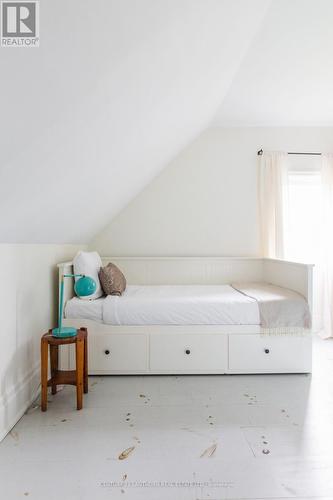 230 Oak Street, Prince Edward County (Wellington), ON - Indoor Photo Showing Bedroom