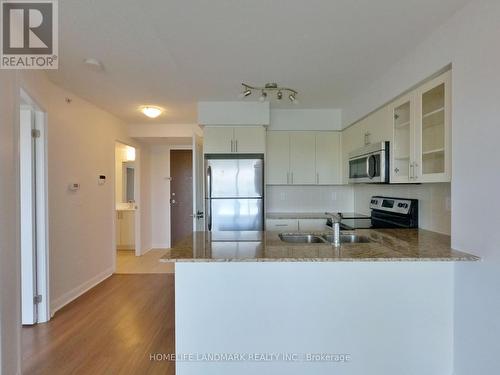 306 - 75 Norman Bethune Avenue, Richmond Hill, ON - Indoor Photo Showing Kitchen