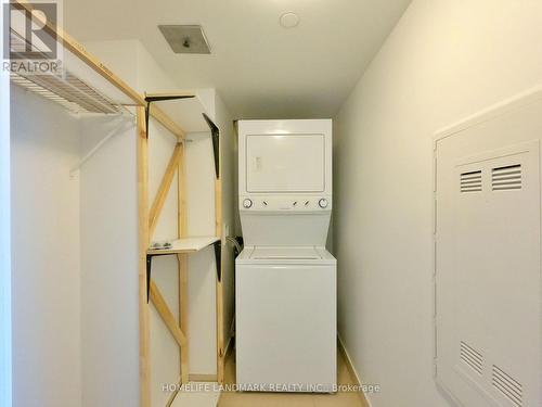 306 - 75 Norman Bethune Avenue, Richmond Hill, ON - Indoor Photo Showing Laundry Room