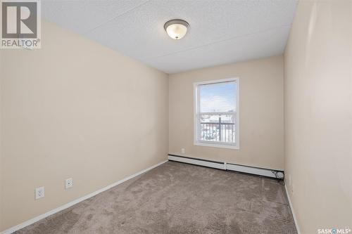 201 1901 1 1/2 Avenue W, Prince Albert, SK - Indoor Photo Showing Other Room