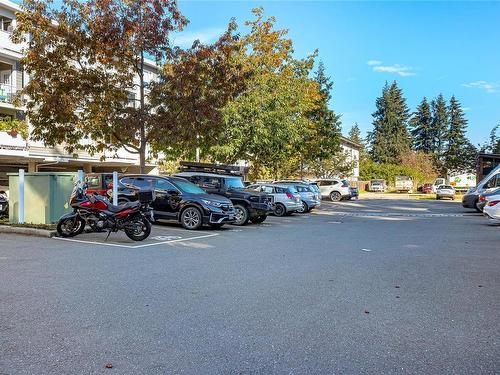 304-893 Hockley Ave, Langford, BC - Outdoor