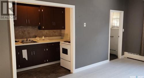 13 400 4Th Avenue N, Saskatoon, SK - Indoor Photo Showing Kitchen