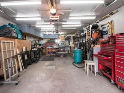 Garage - 